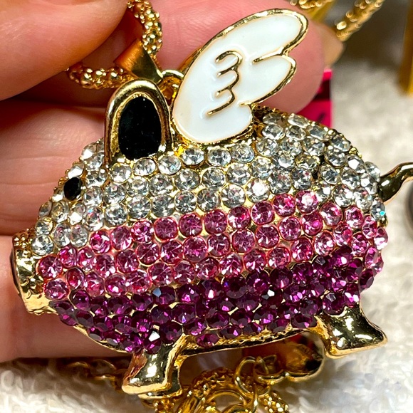 🐷💕💖betsey Johnson flying pig necklace NEW pink/fuchsia - Picture 5 of 11